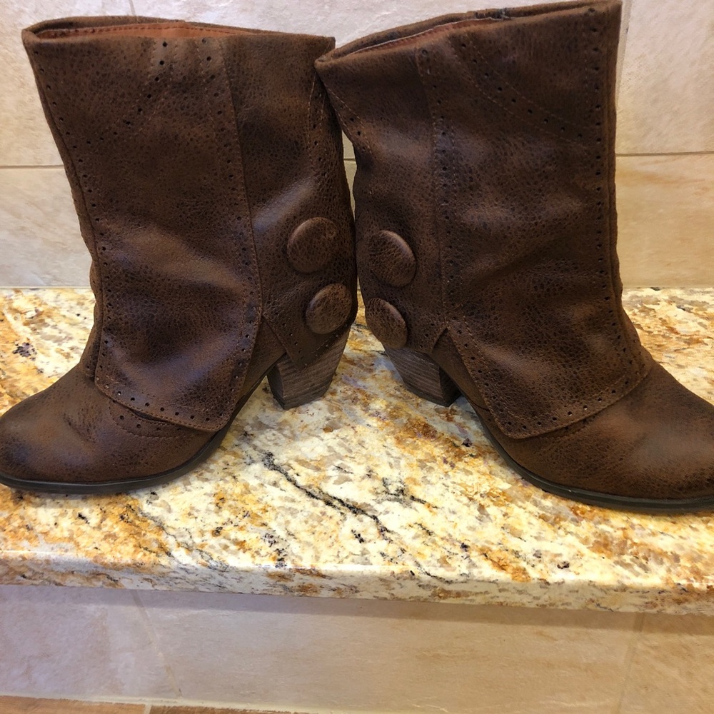 Brown ankle boots